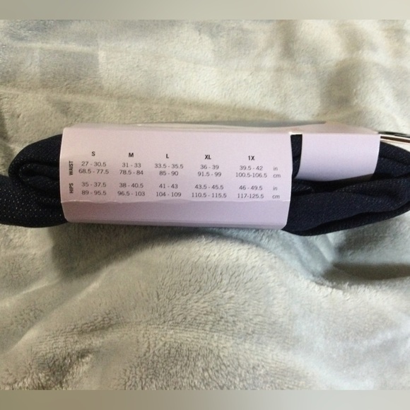 Spanx Assets Denim Wash Seamless Leggings - Picture 3 of 6